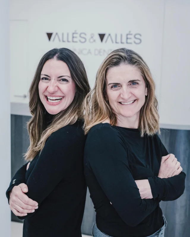 Hoy celebramos a quienes nos hacen sonreír de verdad.

FELIZ DÍA DE LA FAMÍLIA🫶

#felizdíadelafamilia #15mayo #familiasquesonrien #clinicadentalfeliz #odontologiaconcariño #familyfirst #sisterslove #vallesvallesclinicadental